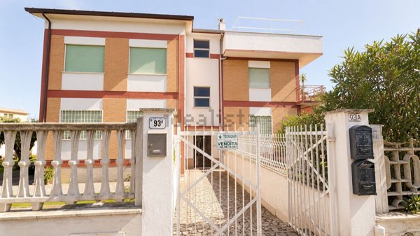casa indipendente in vendita ad Anzio in zona Villa Claudia