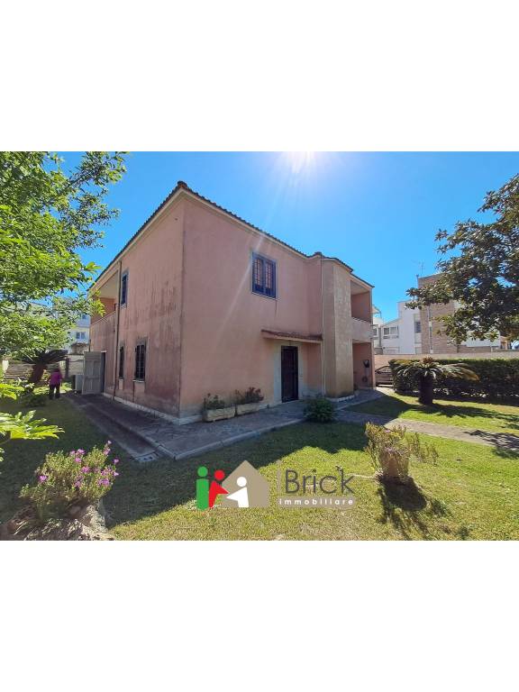 casa indipendente in vendita ad Anzio in zona Marechiaro