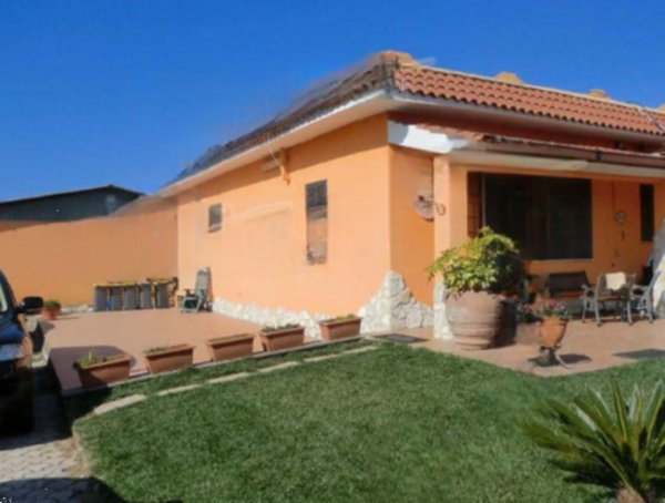casa indipendente in vendita ad Anzio