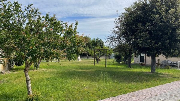 casa indipendente in vendita ad Anzio in zona Villa Claudia