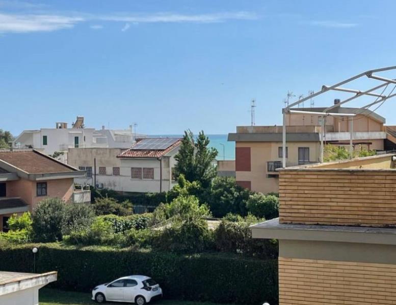 appartamento in vendita ad Anzio in zona Mare