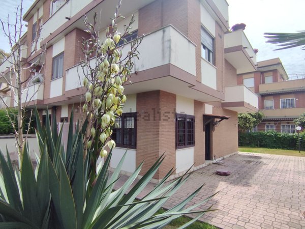 casa indipendente in vendita ad Anzio in zona Villa Claudia