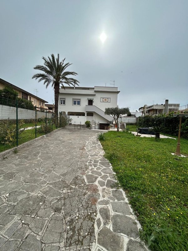 appartamento in vendita ad Anzio in zona Mare