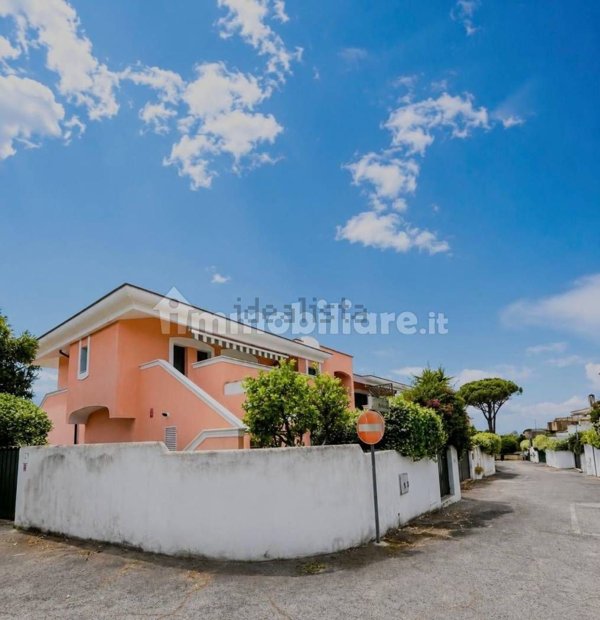 appartamento in vendita ad Anzio in zona Villa Claudia