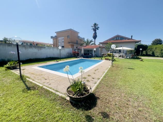 casa indipendente in vendita ad Anzio in zona Mare