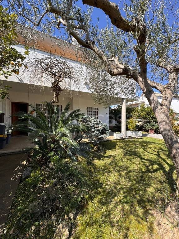 casa indipendente in vendita ad Anzio