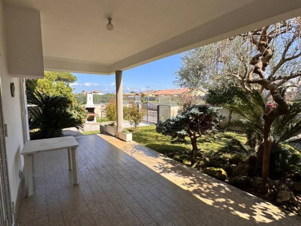 casa indipendente in vendita ad Anzio in zona Mare