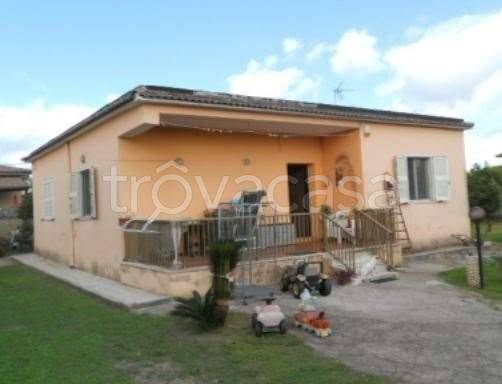 casa indipendente in vendita ad Anzio