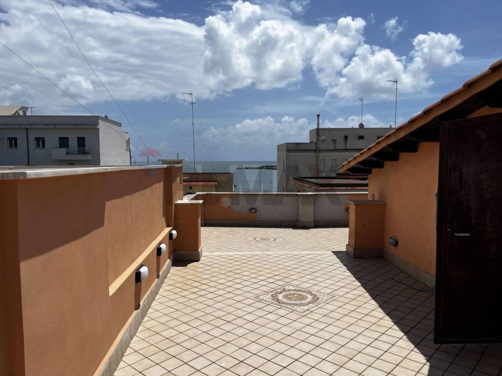 appartamento in vendita ad Anzio in zona Mare