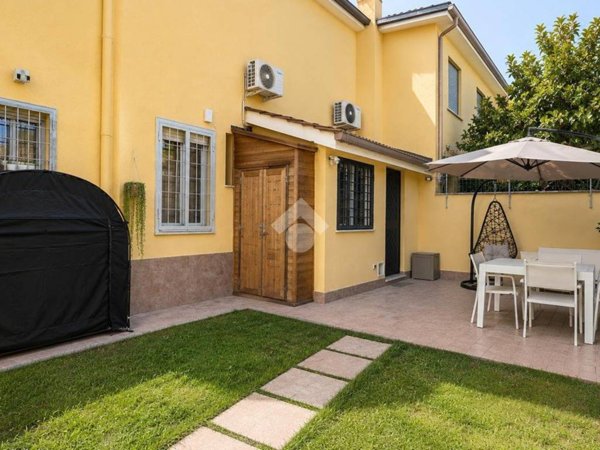 appartamento in vendita ad Anzio in zona Villa Claudia