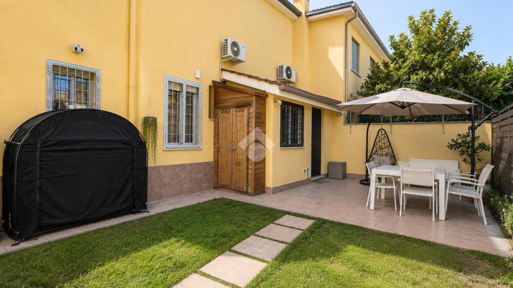 appartamento in vendita ad Anzio in zona Villa Claudia