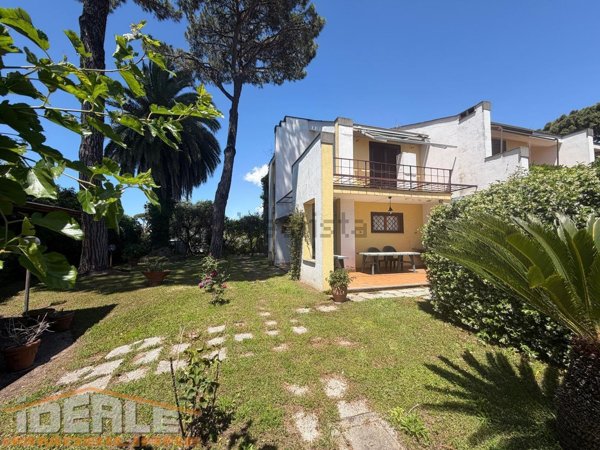 casa indipendente in vendita ad Anzio in zona Lido dei Pini