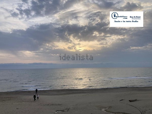 appartamento in vendita ad Anzio in zona Mare