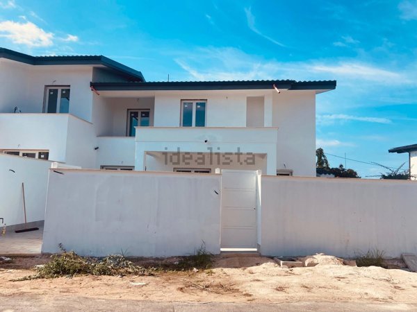 casa indipendente in vendita ad Anzio