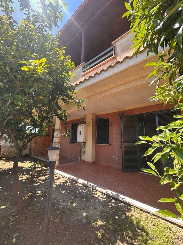 appartamento in vendita ad Anzio in zona Villa Claudia