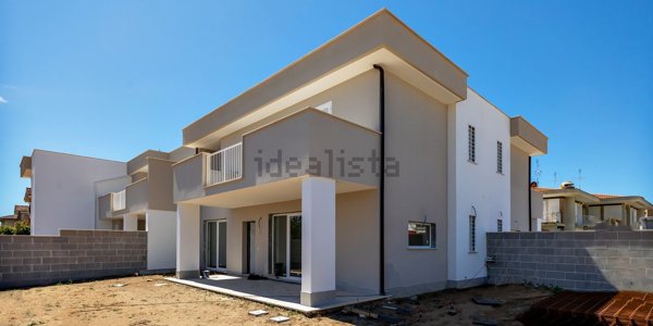 casa indipendente in vendita ad Anzio in zona Mare