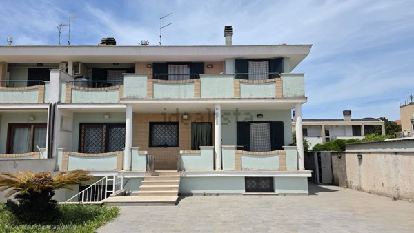 esavano in vendita ad Anzio in zona Stazione
