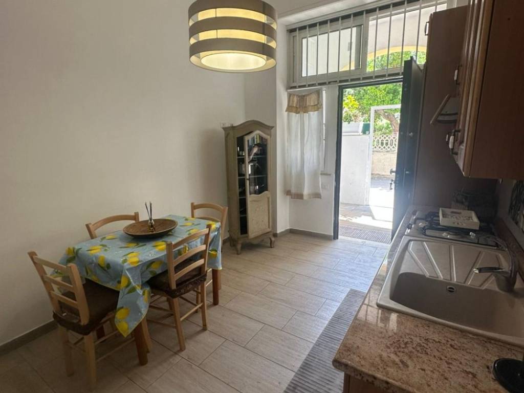 appartamento in vendita ad Anzio in zona Lido delle Sirene