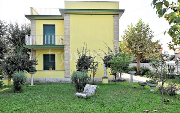 casa indipendente in vendita ad Anzio in zona Mare