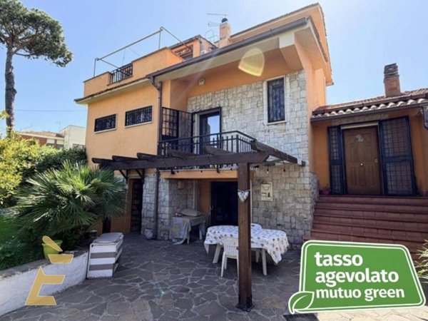 casa indipendente in vendita ad Anzio in zona Lido dei Pini