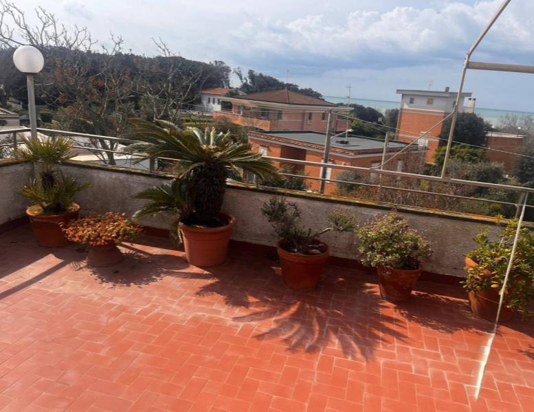 appartamento in vendita ad Anzio in zona Mare