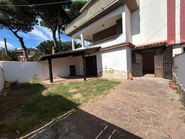 appartamento in vendita ad Anzio in zona Lido delle Sirene