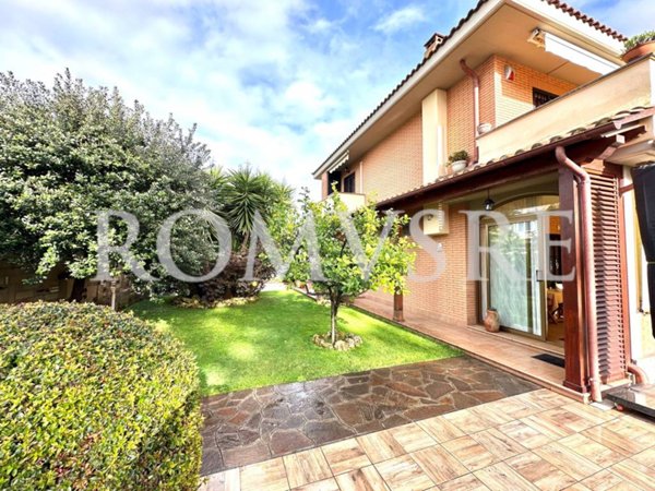 casa indipendente in vendita ad Anzio in zona Mare