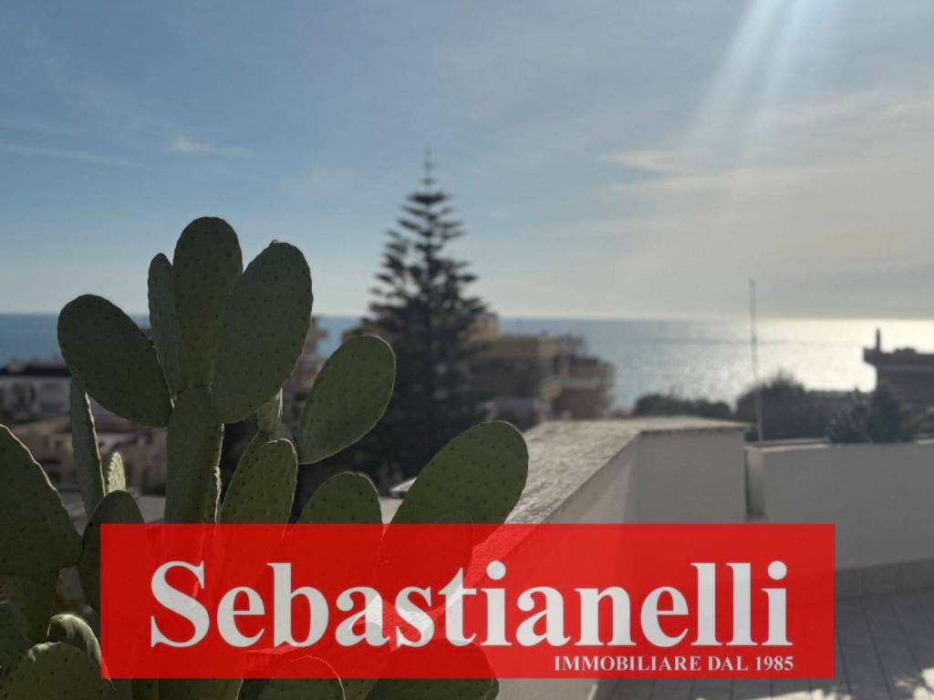 appartamento in vendita ad Anzio in zona Mare