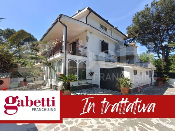 casa indipendente in vendita ad Anzio in zona Lido dei Pini