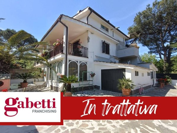 casa indipendente in vendita ad Anzio in zona Lido dei Pini
