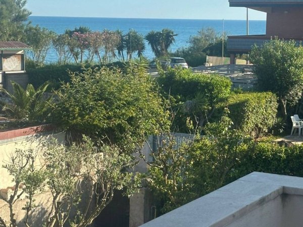 appartamento in vendita ad Anzio in zona Lido delle Sirene