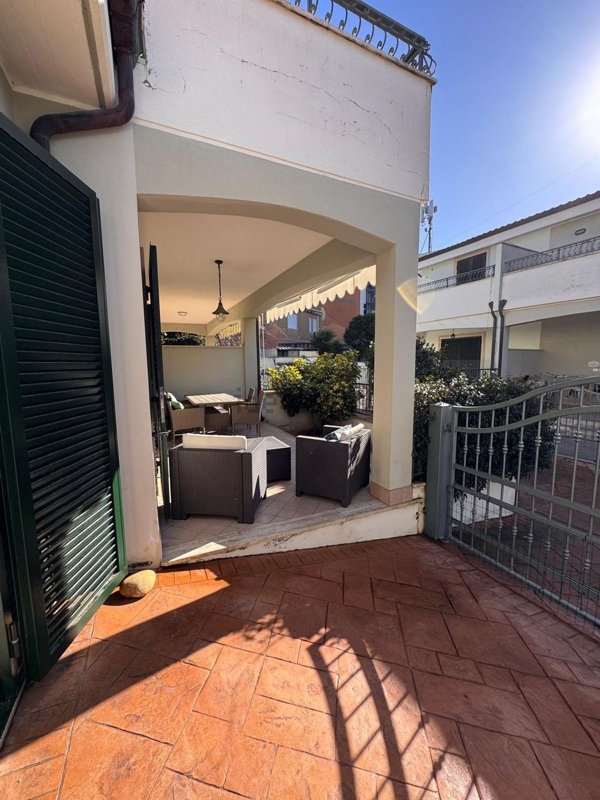 casa indipendente in vendita ad Anzio in zona Anzio Colonia