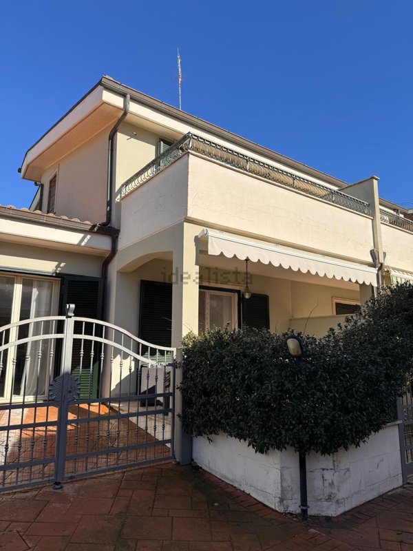 casa indipendente in vendita ad Anzio in zona Mare
