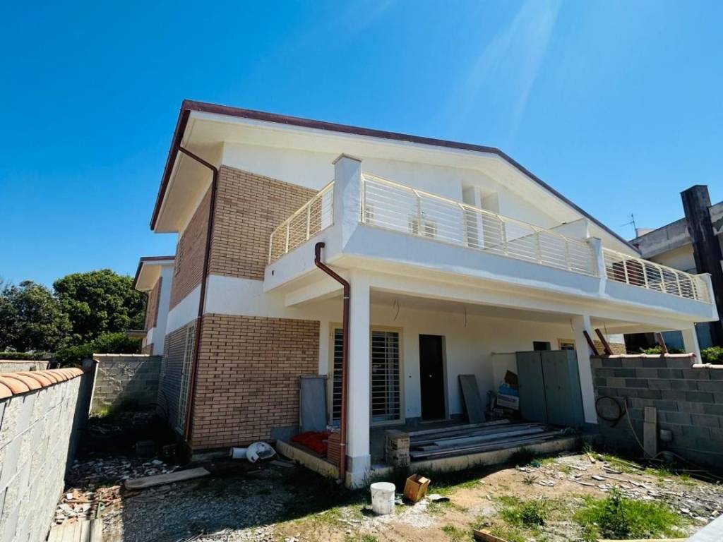 casa indipendente in vendita ad Anzio in zona Mare