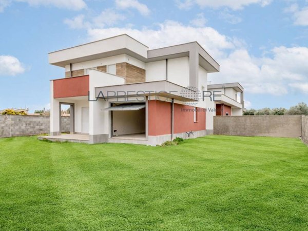 casa indipendente in vendita ad Anzio in zona Villa Claudia