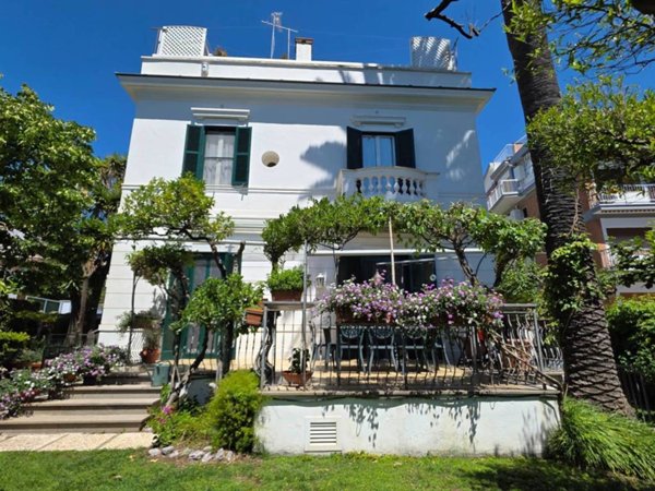 casa indipendente in vendita ad Anzio