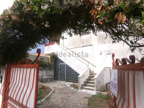 casa indipendente in vendita ad Anzio in zona Villa Claudia