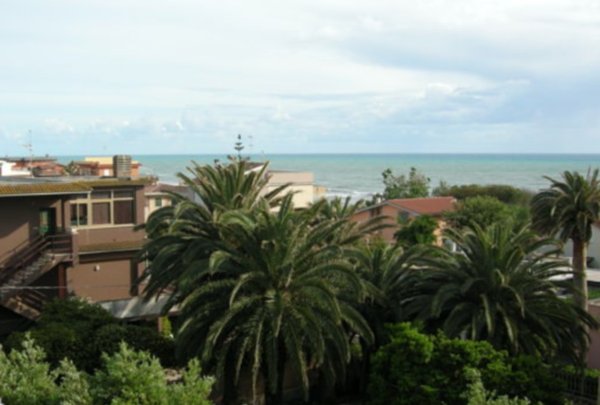 appartamento in vendita ad Anzio in zona Mare
