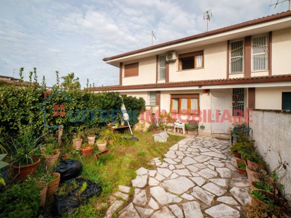 casa indipendente in vendita ad Anzio in zona Mare