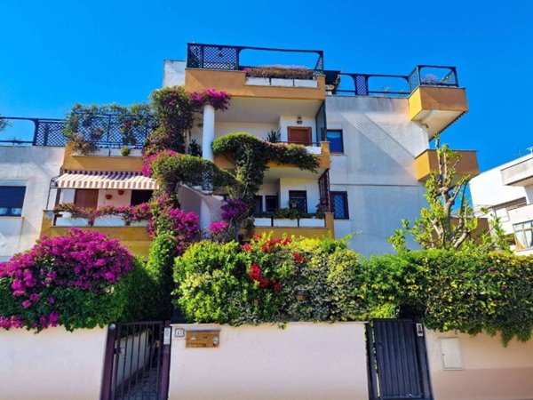appartamento in vendita ad Anzio in zona Mare