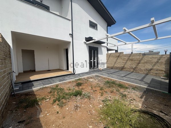 casa indipendente in vendita ad Anzio