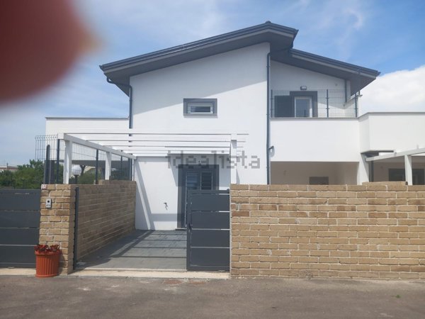 casa indipendente in vendita ad Anzio