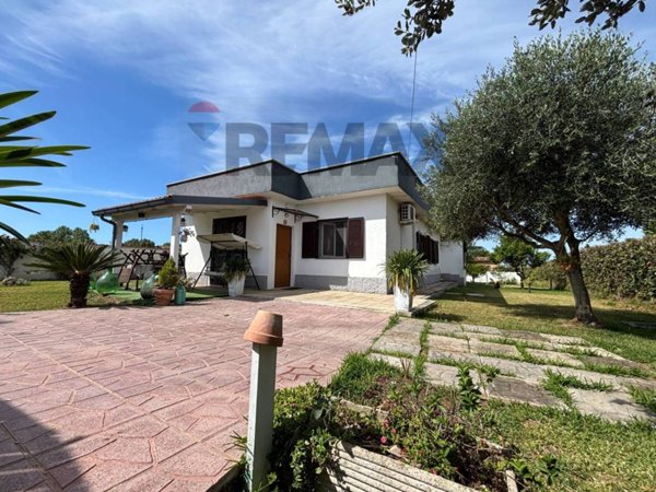 casa indipendente in vendita ad Anzio in zona Lido dei Pini