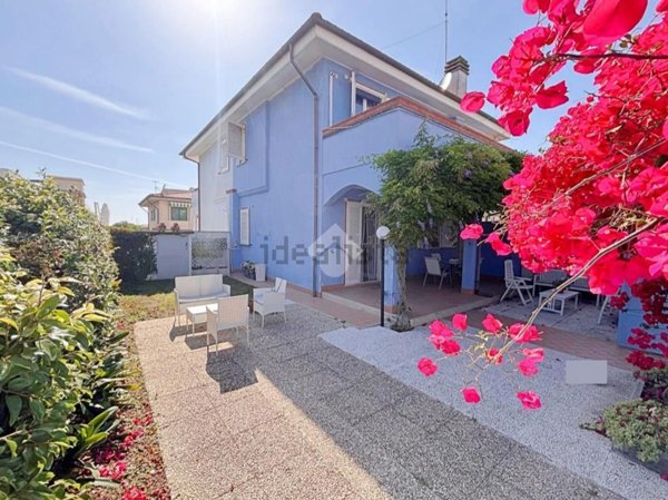 appartamento in vendita ad Anzio in zona Lido delle Sirene