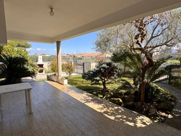 casa indipendente in vendita ad Anzio in zona Mare