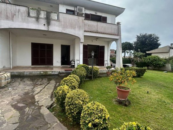 casa indipendente in vendita ad Anzio in zona Mare