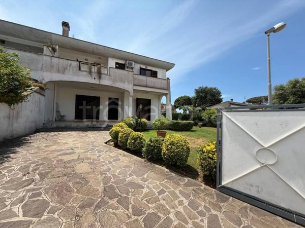 casa indipendente in vendita ad Anzio in zona Mare