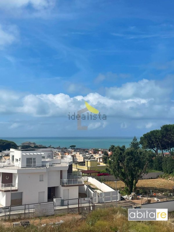 casa indipendente in vendita ad Anzio in zona Villa Claudia