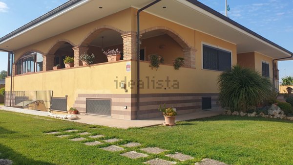 casa indipendente in vendita ad Anzio in zona Mare