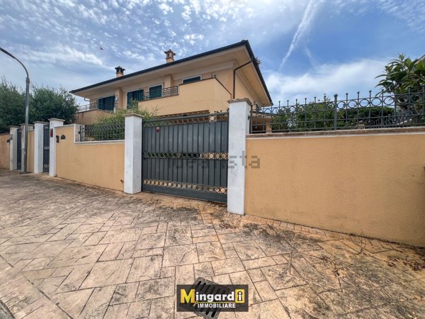 casa indipendente in vendita ad Anzio in zona Villa Claudia